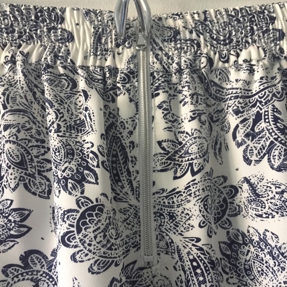 Dynamite Shorts - Picture 3 of 11